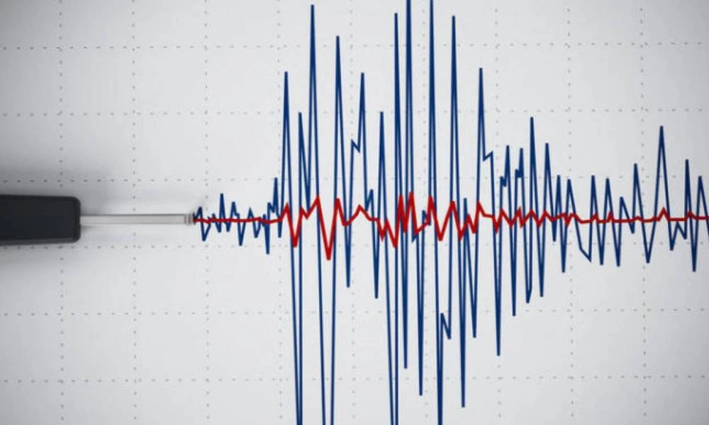 Σεισμός τώρα 4,4 Ρίχτερ κοντά στο Αλιβέρι - Αισθητός στην Αττική